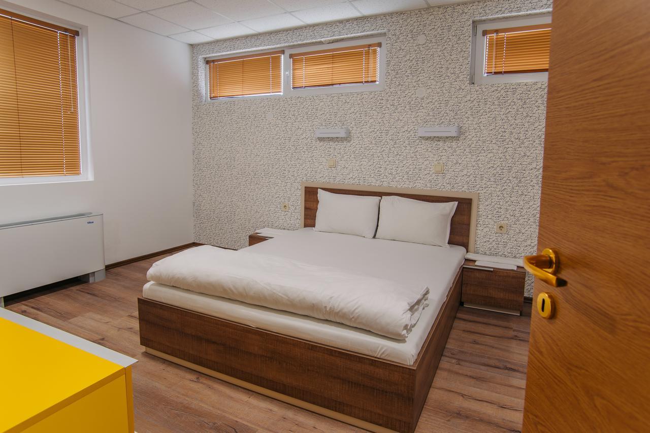 Pansion Storgozia Aparthotel Plevna Kültér fotó