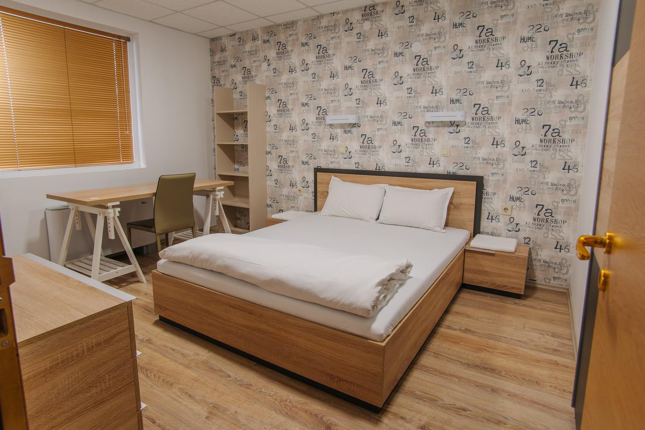 Pansion Storgozia Aparthotel Plevna Kültér fotó