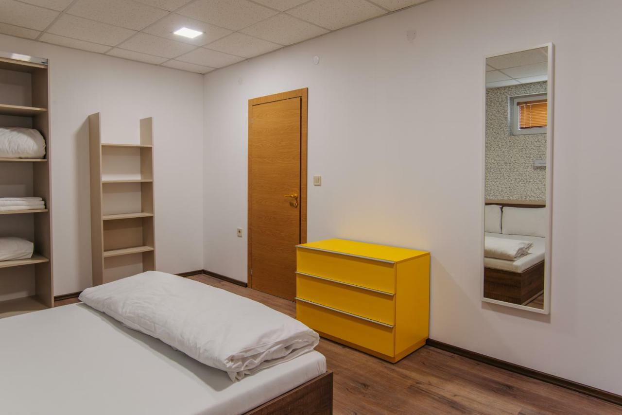 Pansion Storgozia Aparthotel Plevna Kültér fotó